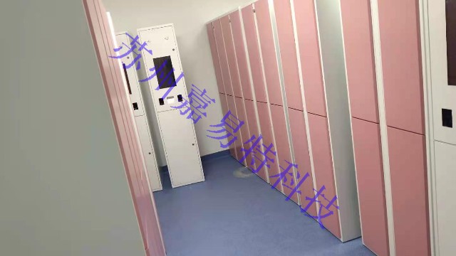 醫院使用智能更衣柜為醫護人員提供便利存放